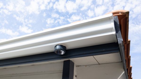 Seamless Gutters Installation in Weaverville